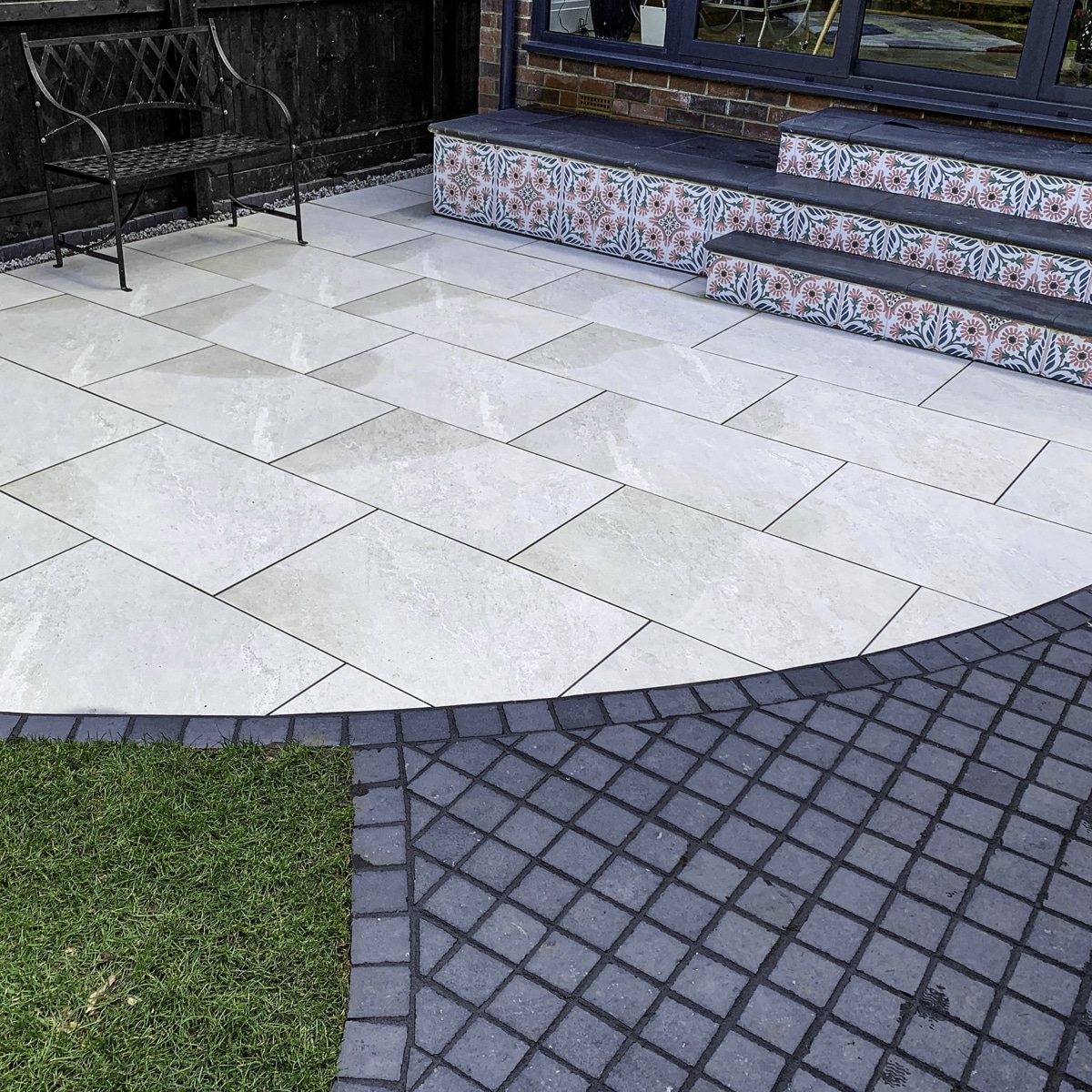 RKS Slate Belgian Black Limestone 100х100 мм. Прочная тротуарная плитка и плитка для пола из натурального известняка. Лучшая цена на плитку из камня известняк